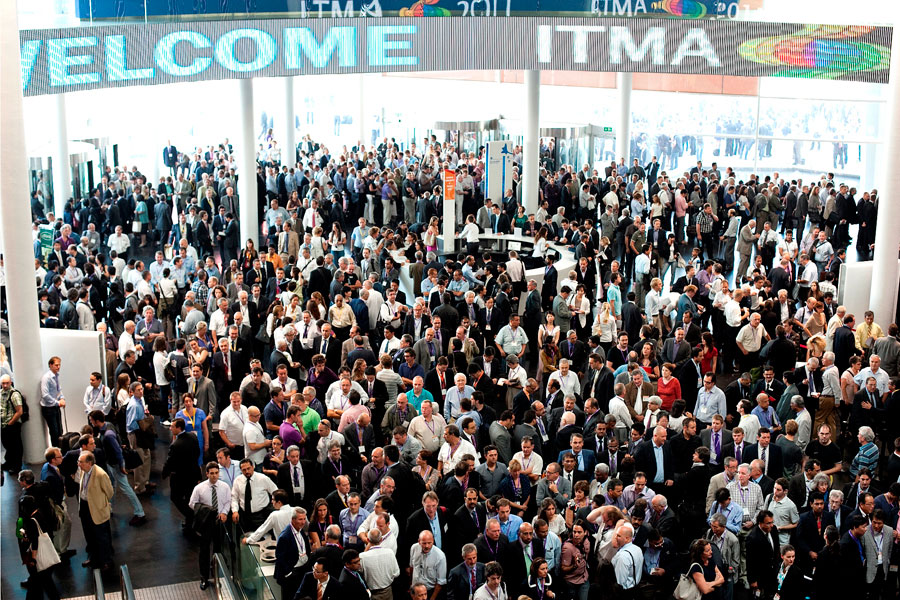 The morning rush at ITMA 2011 in Barcelona