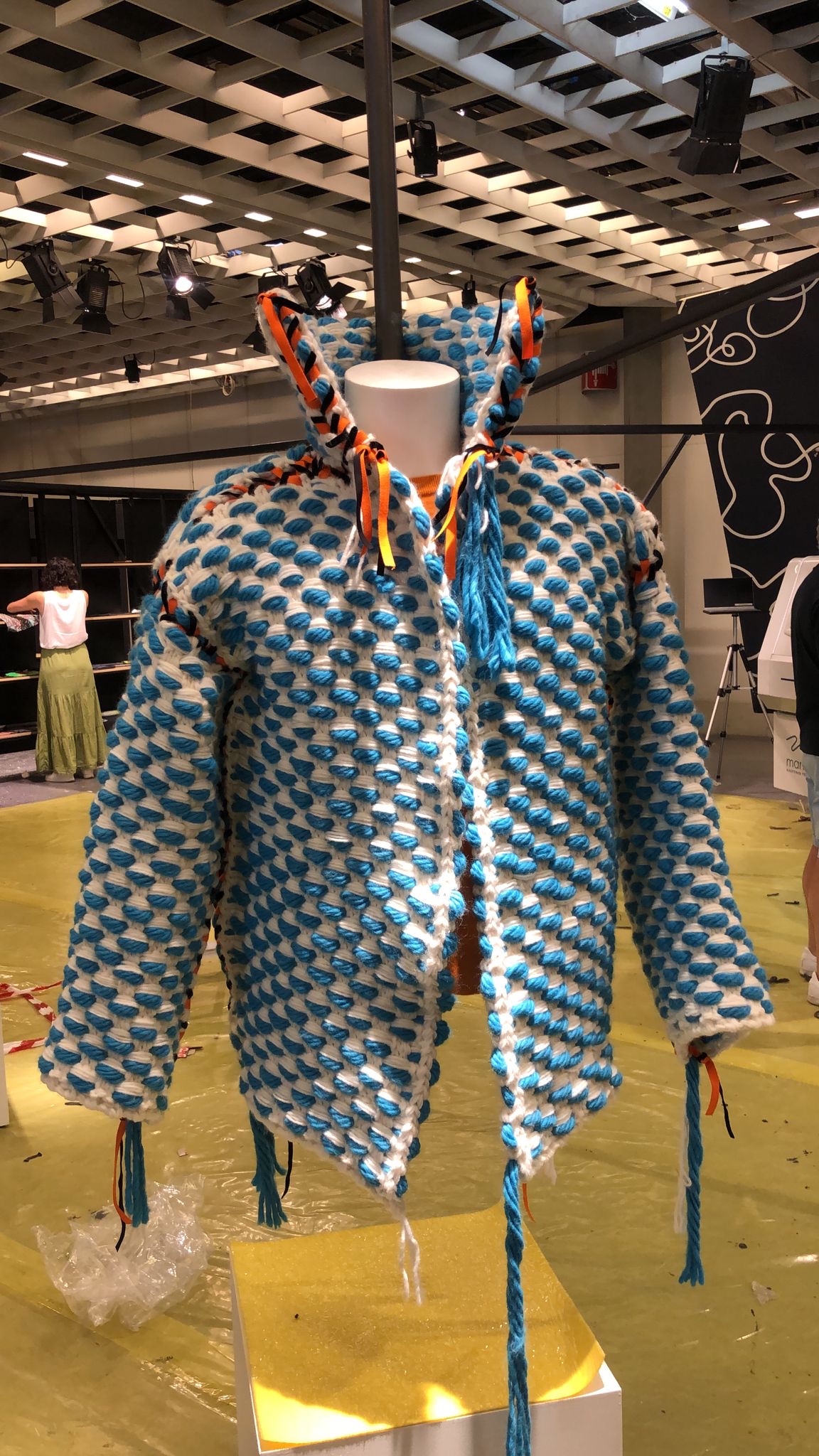Garment created using Mandarin’s ’Thick Design’ ultra coarse gauge knitting. © Mandarin Knitting Technology